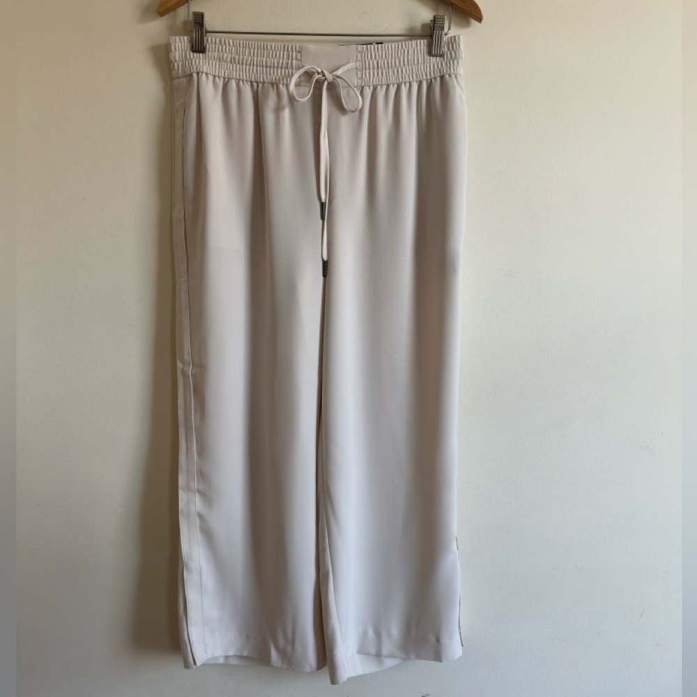 Simply Vera Vera Wang || Woman’s light beige Wide-Leg cropped Pants size M
